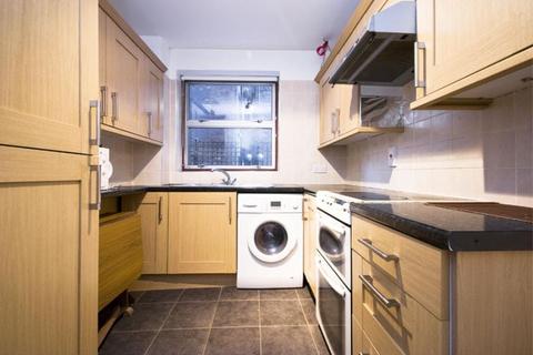 3 bedroom apartment to rent, Parkgate Road, Battersea SW11
