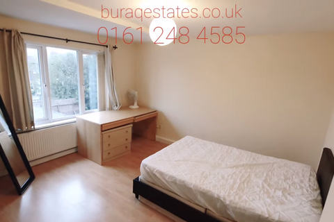 4 bedroom semi-detached house to rent, Mauldeth Road West, Withington, Manchester