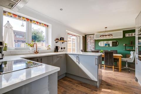 4 bedroom semi-detached house for sale, Milton View, Hitchin