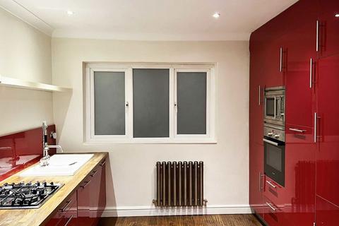 undefined, Thornbury Road, Isleworth TW7