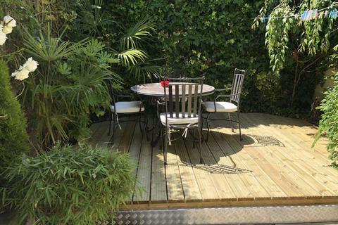 undefined, Thornbury Road, Isleworth TW7