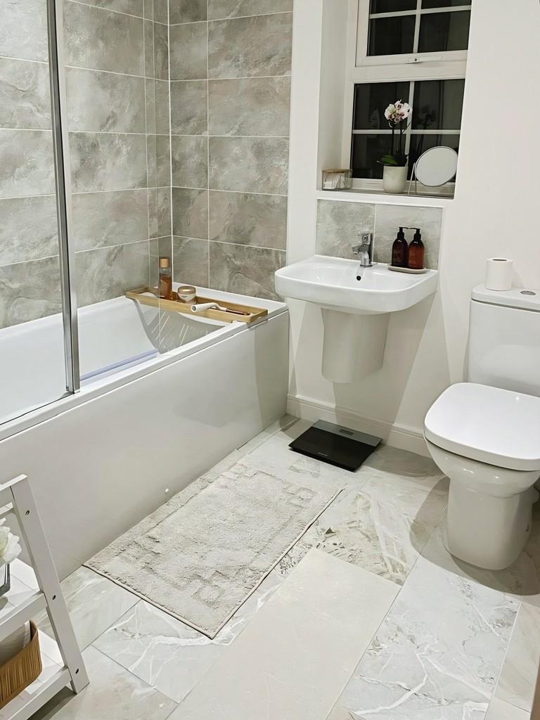 Upstairs bathroom