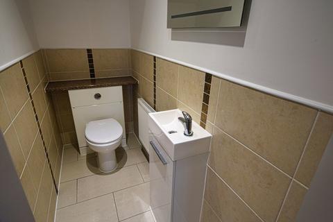 2 bedroom townhouse to rent, Laurel Court, 511 Warwick Rd B91