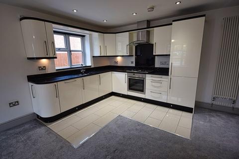 2 bedroom townhouse to rent, Laurel Court, 511 Warwick Rd B91