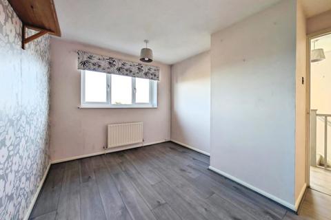3 bedroom semi-detached house for sale, Hazelwood Drive, Grantham