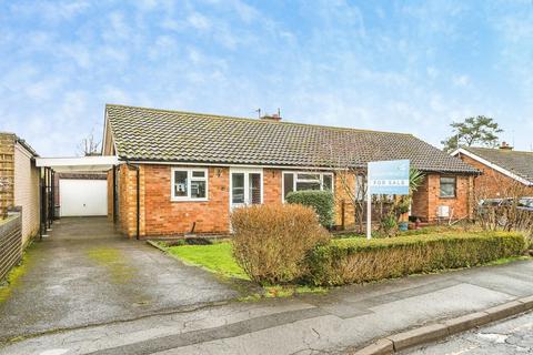 2 bedroom semi-detached bungalow for sale, Ludsden Grove, Thame OX9