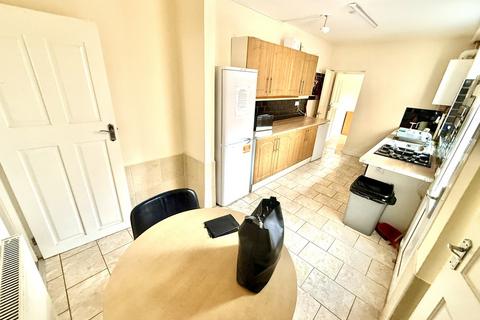 2 bedroom ground floor flat to rent, Granby Road, Aylestone, Leicester