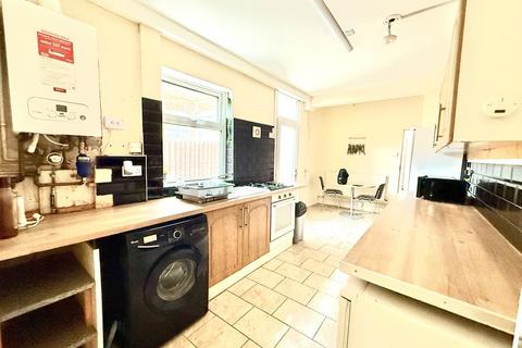 2 bedroom ground floor flat to rent, Granby Road, Aylestone, Leicester