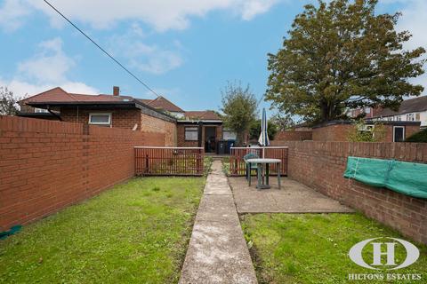 3 bedroom terraced house for sale, Dormers Avenue, Southall