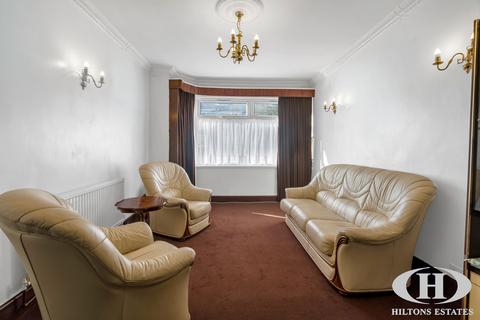 3 bedroom terraced house for sale, Dormers Avenue, Southall