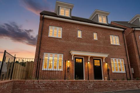 3 bedroom semi-detached house to rent, Greenfields Court, Dawlish, EX7
