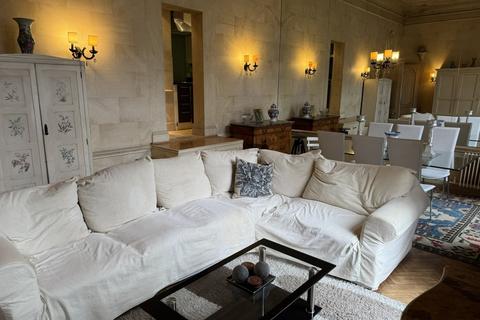 undefined, Ennismore Gardens, London