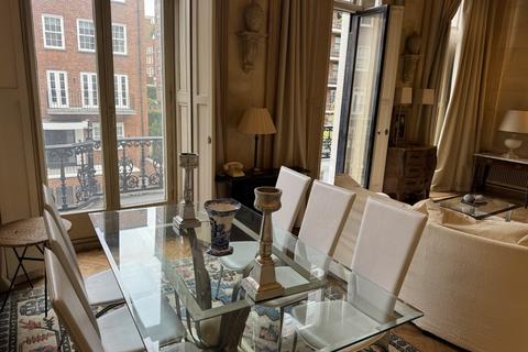 undefined, Ennismore Gardens, London