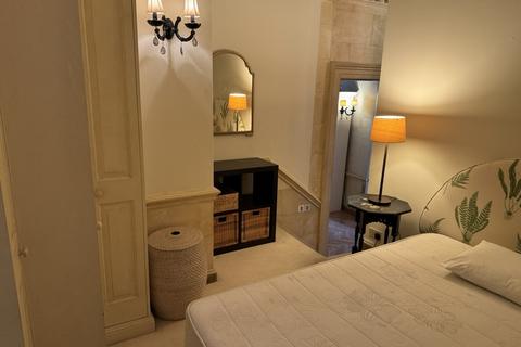 undefined, Ennismore Gardens, London