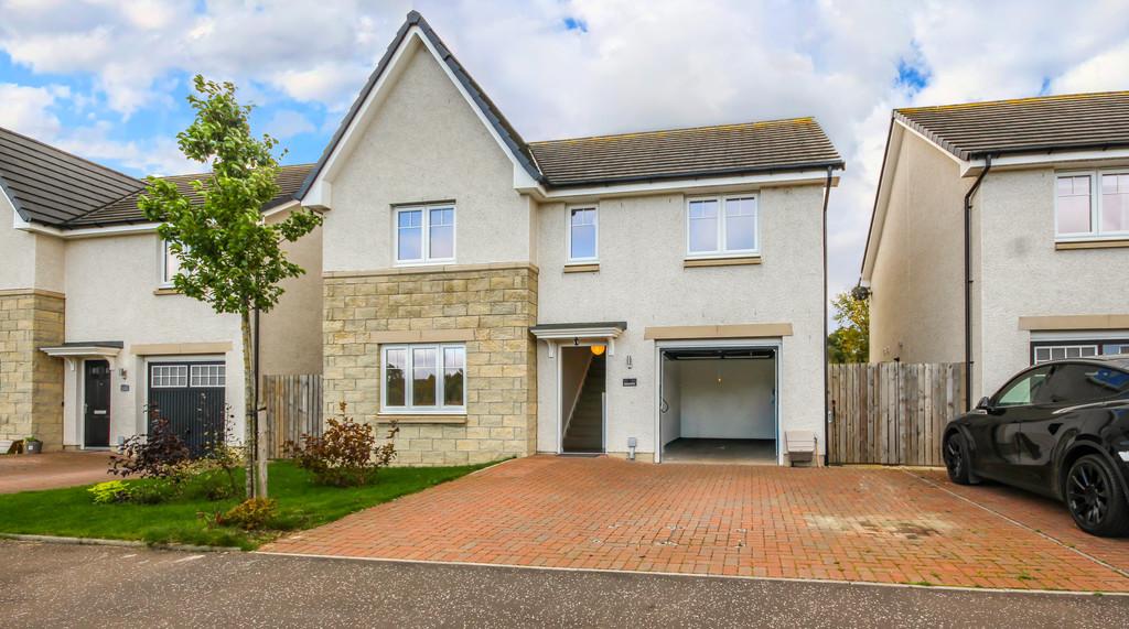 11 Breistonhill View - External Small skys 2-2