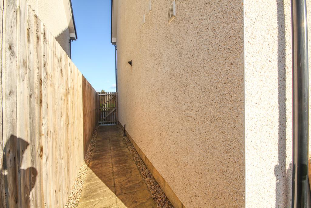 11 Breistonhill View - Redone Small-24