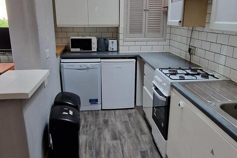 5 bedroom house share to rent, 26 Winston Avenue