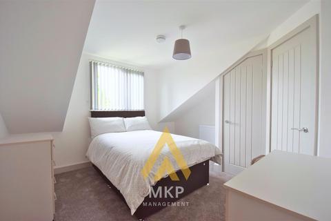 6 bedroom terraced house to rent, Florence Buildings, Birmingham B29