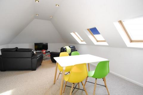 4 bedroom house share to rent, 1 Wellington Street