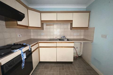 1 bedroom flat for sale, Pittman Gardens, Ilford