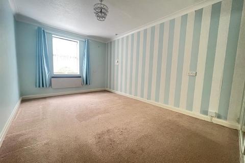 1 bedroom flat for sale, Pittman Gardens, Ilford
