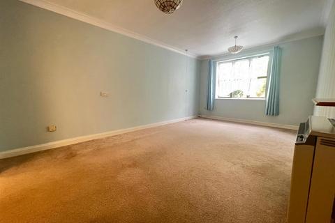 1 bedroom flat for sale, Pittman Gardens, Ilford