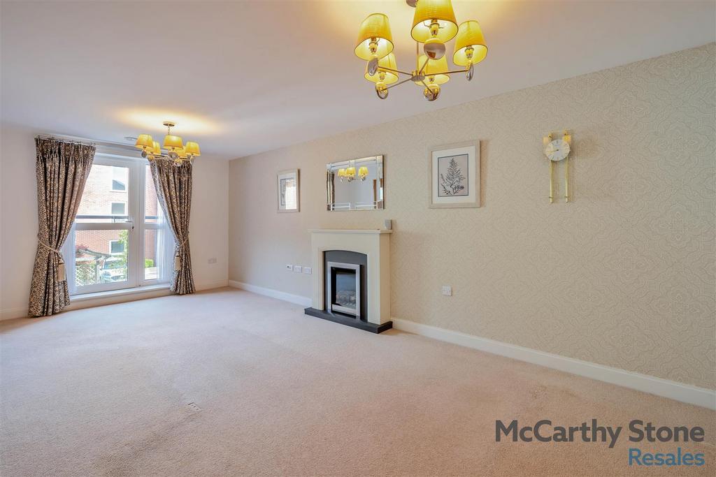 8665043-interior01.jpg