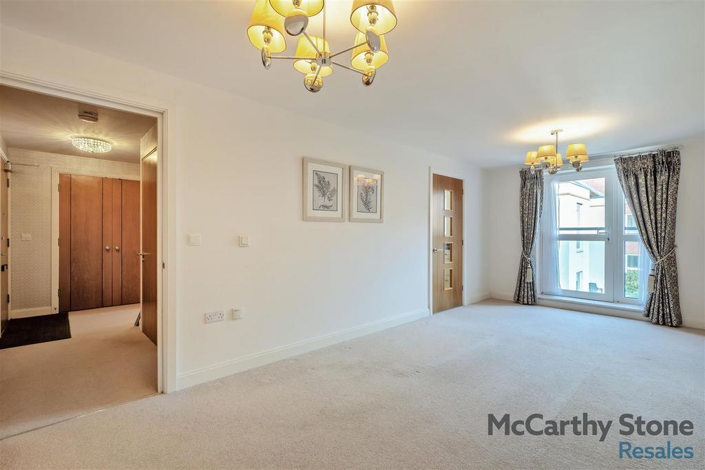 8665043-interior07.jpg