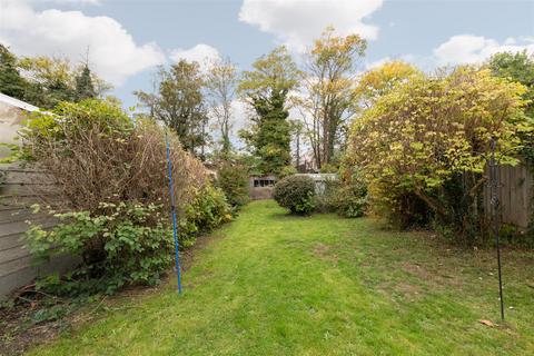2 bedroom semi-detached house for sale, Ryhope Road, London N11