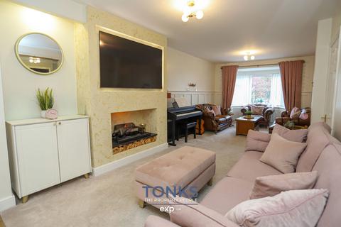 3 bedroom semi-detached house for sale, Wilson Road, Oldbury B68