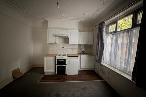 1 bedroom flat for sale, Flat 2, 65 Ashburnham Road, Bedfordshire, LU1 1JN