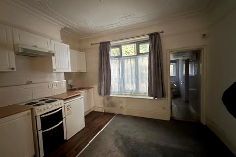 1 bedroom flat for sale, Flat 2, 65 Ashburnham Road, Bedfordshire, LU1 1JN