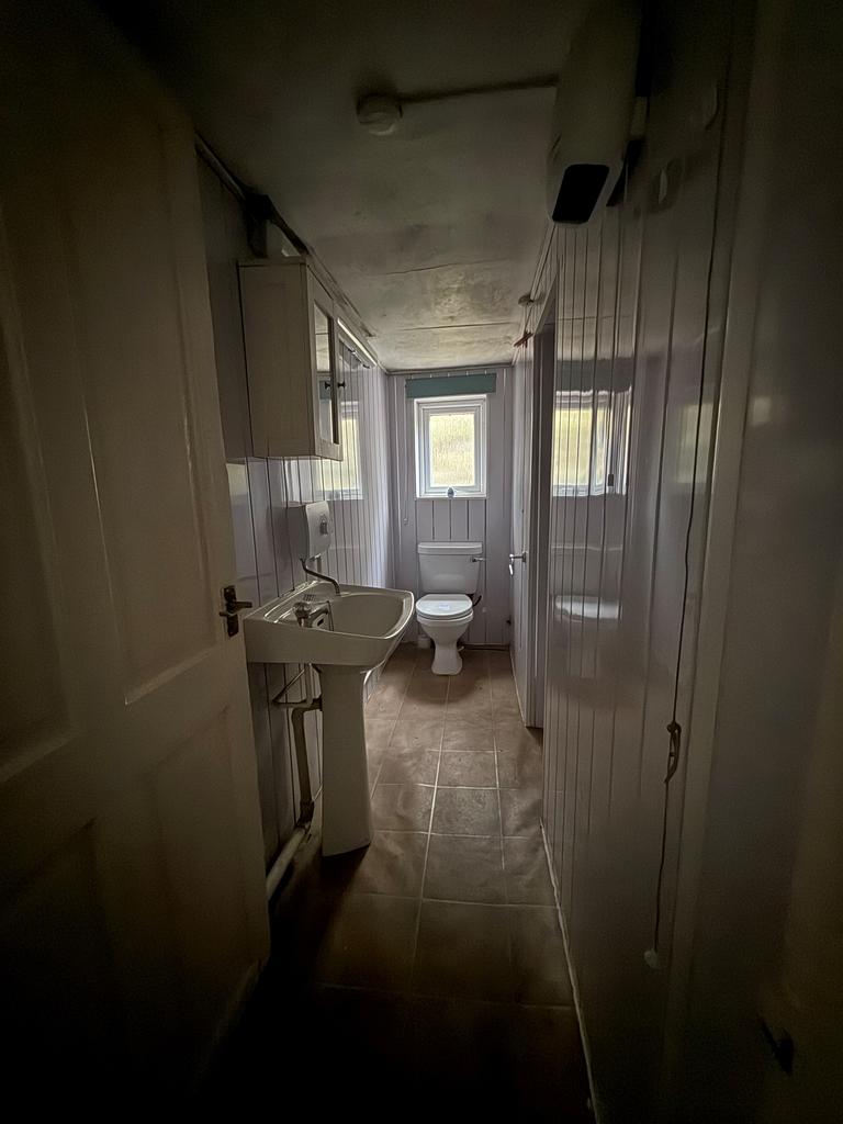 15-10-2025 11-17-50 img 1801 jpeg