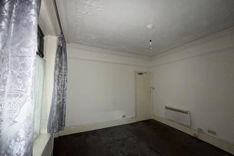 1 bedroom flat for sale, Flat 2, 65 Ashburnham Road, Bedfordshire, LU1 1JN