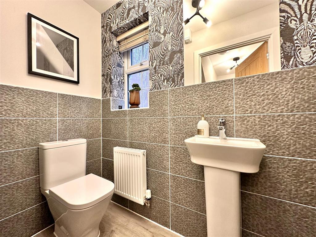 Ground Floor W.C 829