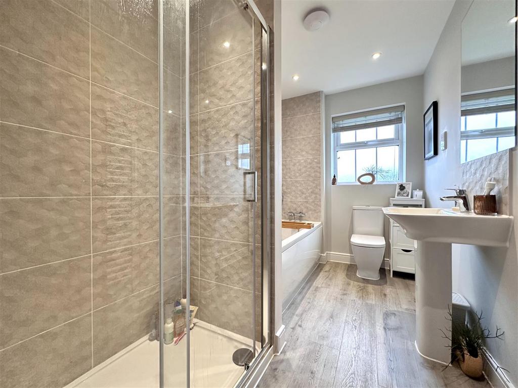 Four-Piece Bathroom 778