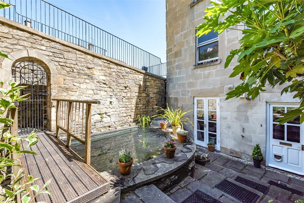 Courtyard Garden