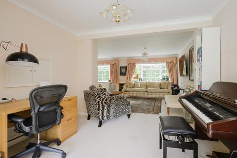 14 Fairmeads, Cobham, KT11 2JD