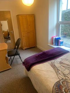 3 bedroom house share to rent, 39A Connaught Avenue