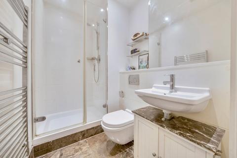 2 bedroom flat for sale, Acqua House, 41 Melliss Avenue, Richmond, Surrey
