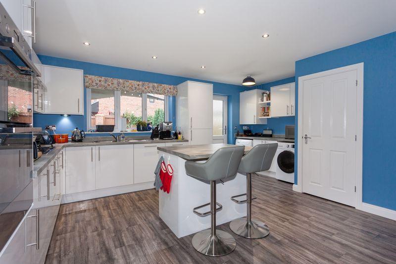 Kitchen/dining...