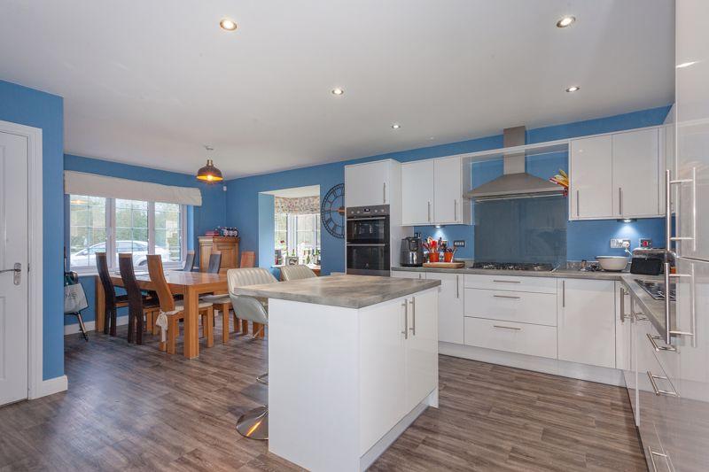 Kitchen/dining...