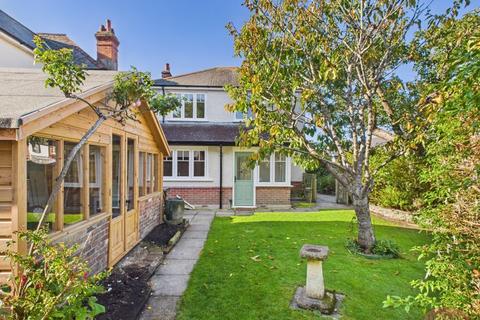 4 bedroom detached house for sale, Princess Avenue, Christchurch Town Centre