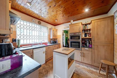 undefined, Graham Road, Purley