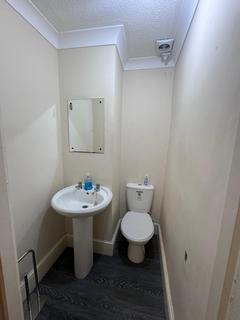 3 bedroom flat share to rent, 63A Alexandra Road