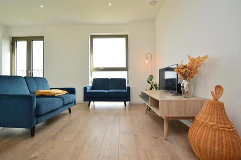 3 bedroom flat for sale, Armada Way, London