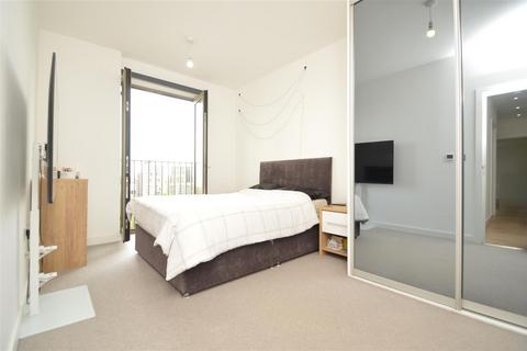 3 bedroom flat for sale, Armada Way, London