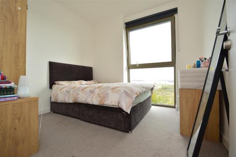 3 bedroom flat for sale, Armada Way, London