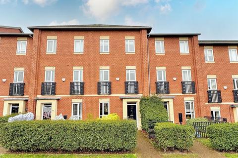 3 bedroom townhouse for sale, Field Close, Bilston, WV14 6BB