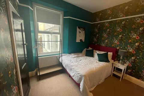 3 bedroom house share to rent, 23 Palmeston Street, TFF